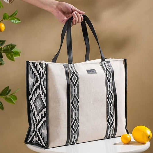 Spacious Compartment & Multiple Pockets handbag